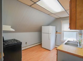 48 Fairfield St #A, Lowell, MA 01851