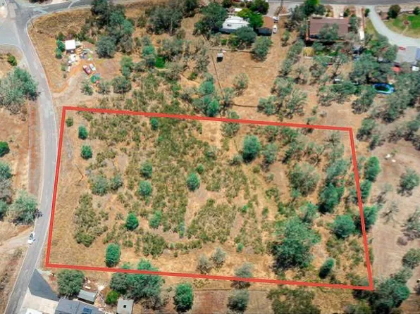 8808 Hautly Ln, Valley Springs, CA 95252