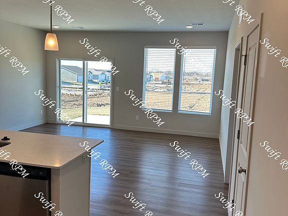 5th image of 12428 S Parkwood Dr #1