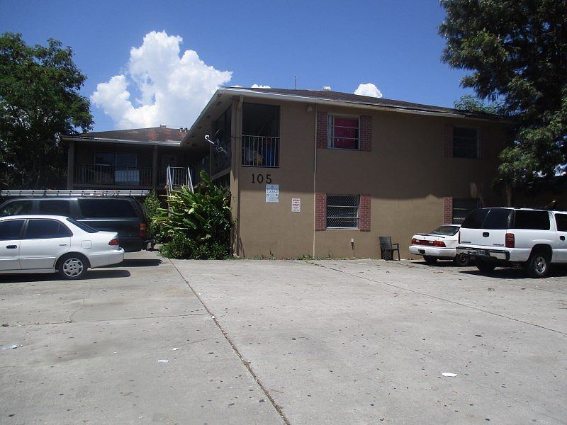 1st image of 105 S E St