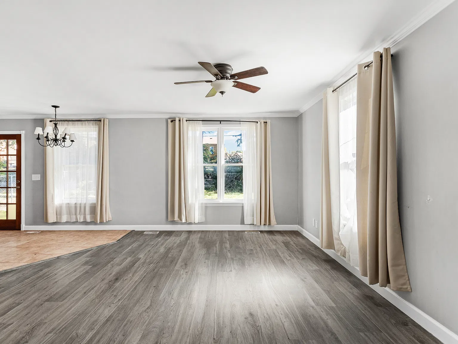 3 bed, 1.5 bath, 1207 sqft, $1,800 — Photo 2