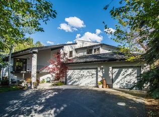 8255 S Ashley Cir, Sandy, UT 84093