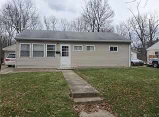 1096 Graystone Dr, Dayton, OH 45417