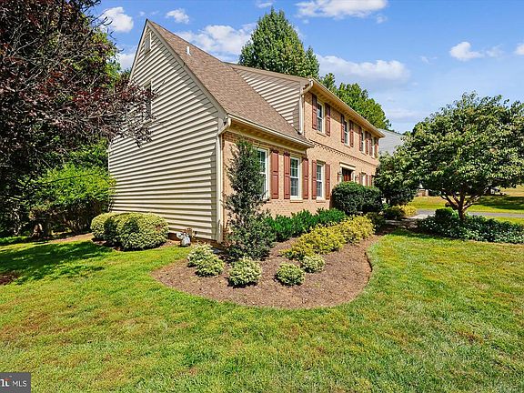 4th image of 9825 Korman Ct