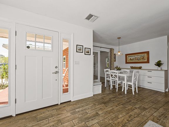 3rd image of 879 Alhambra Ave