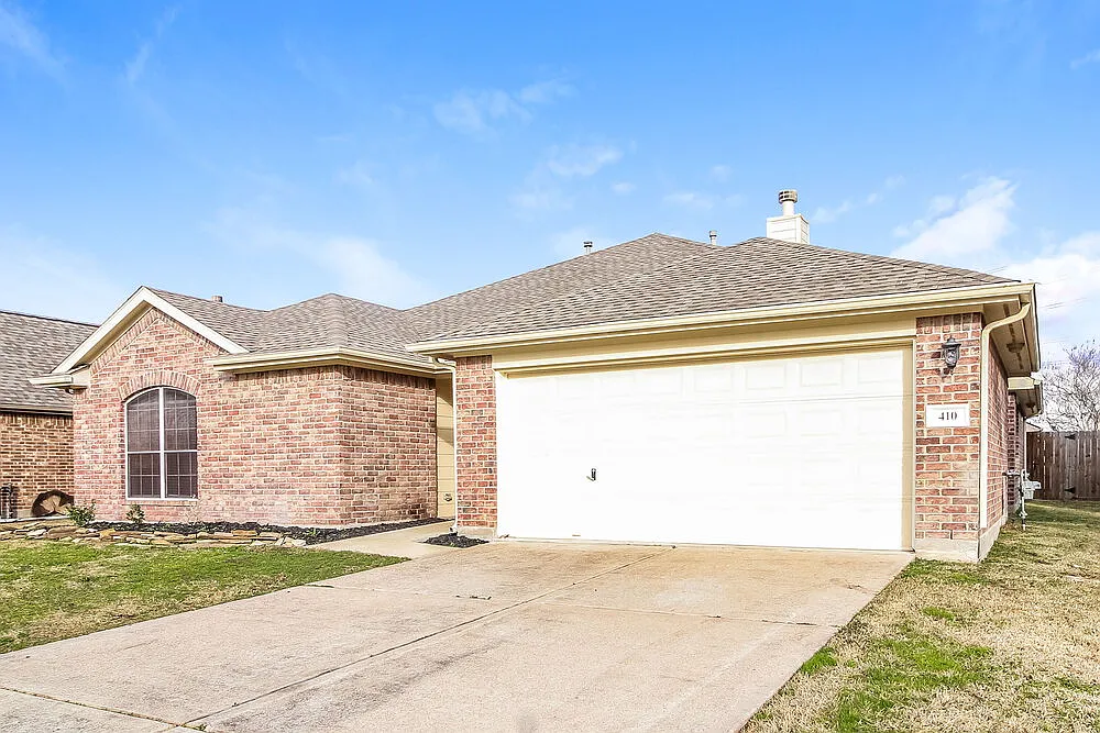 4 bed, 2.0 bath, 2173 sqft, $3,230 — Photo 3