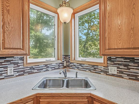 4th image of 2020 Klickitat St