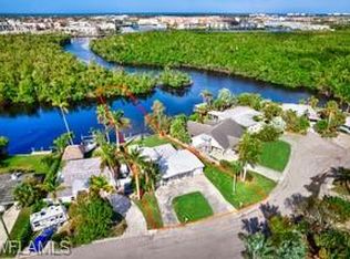 1798 Harbor Ln, Naples, FL 34104