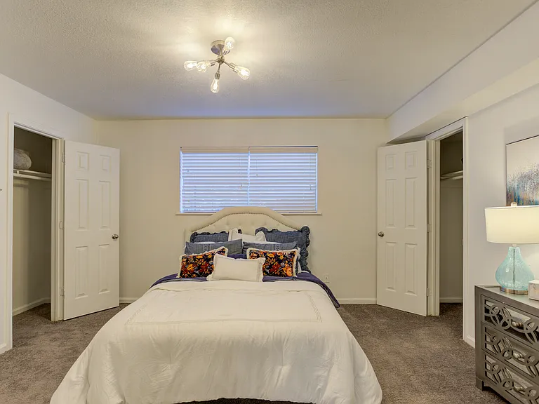 Galleria Flats Apartments — Photo 12