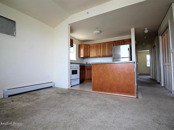 3rd image of 101 Dolphin Ct #B
