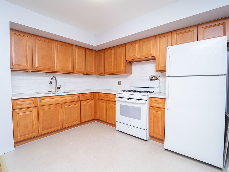 1st image of 25-27 Crescent St #2X