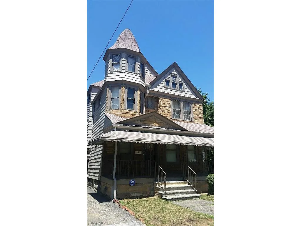 10821 Hampden Ave photo 1