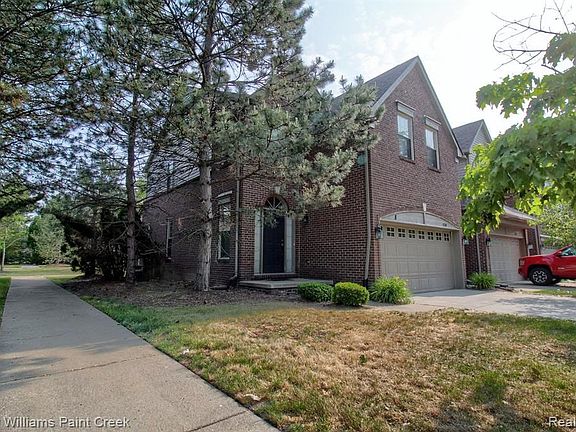 2nd image of 41160 Maplewood Dr