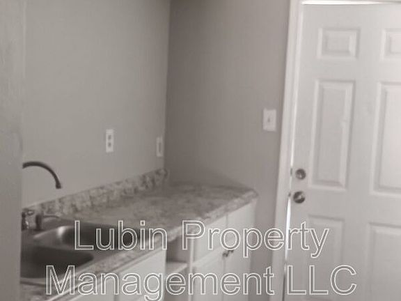 4th image of 4029 Berkshire Ave APT 5