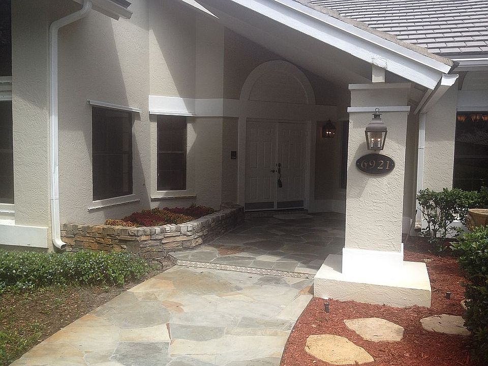 1st image of 6921 Woodridge Dr