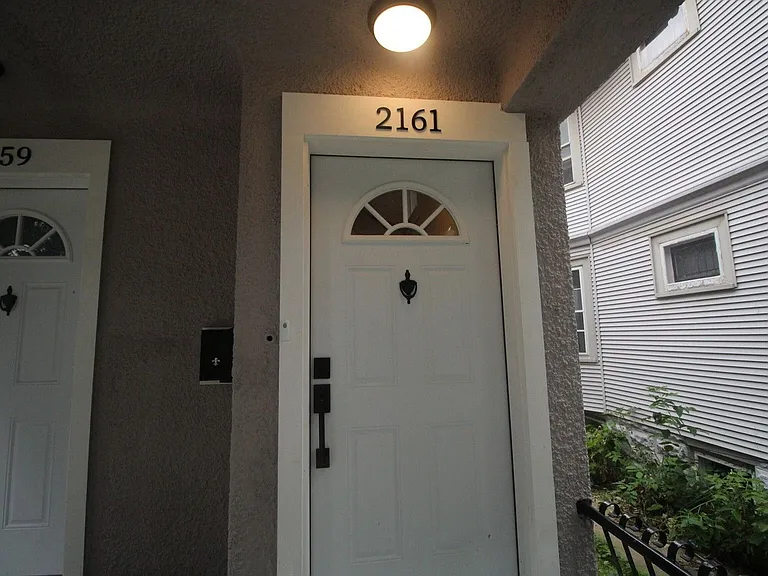 2161 N 48th St #UPPER — Photo 2