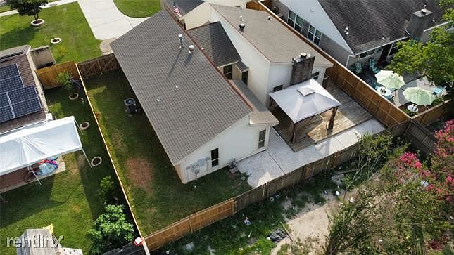 1st image of 4322R Windrift Dr
