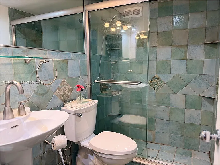 888 Intracoastal Dr #15E — Photo 15