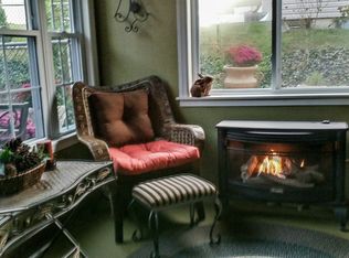 15 Cedar Creek Dr, Laurel Springs, NJ 08021