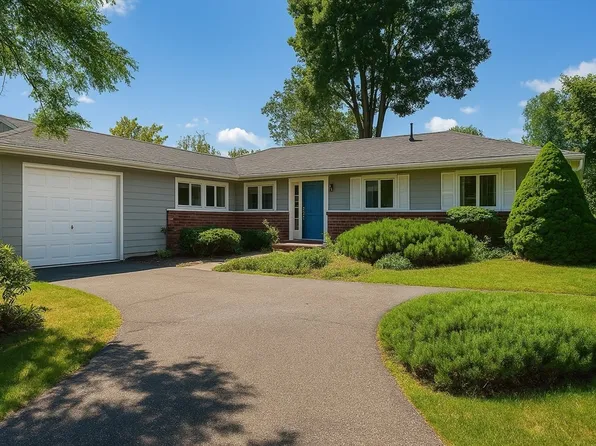 6 Herold Rd, Peabody, MA 01960