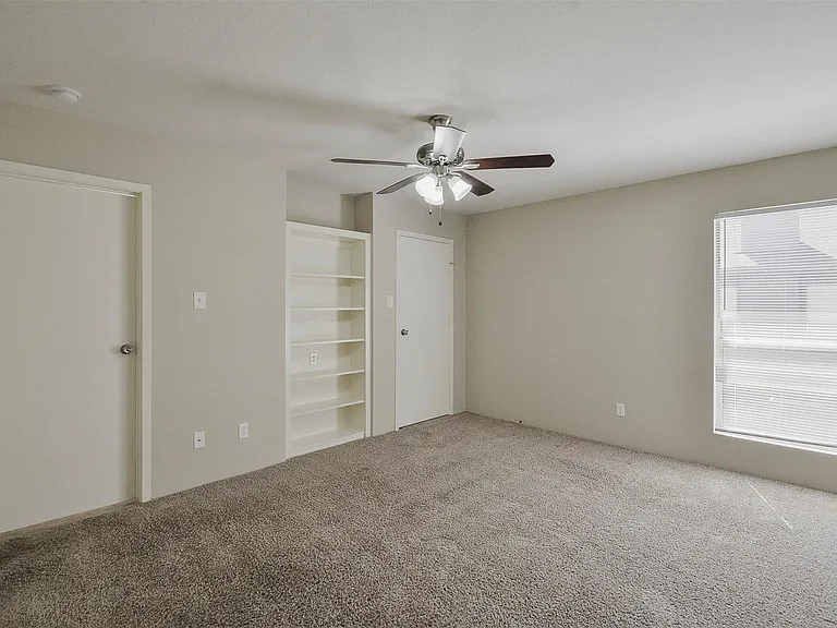 12905 Woodforest Blvd #704 — Photo 15