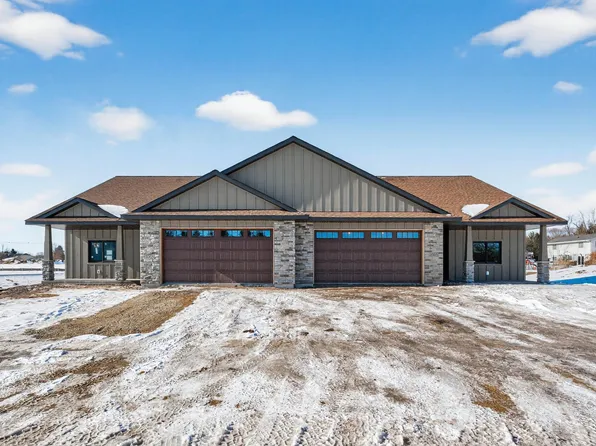 1065 Legend Ln, River Falls, WI 54022
