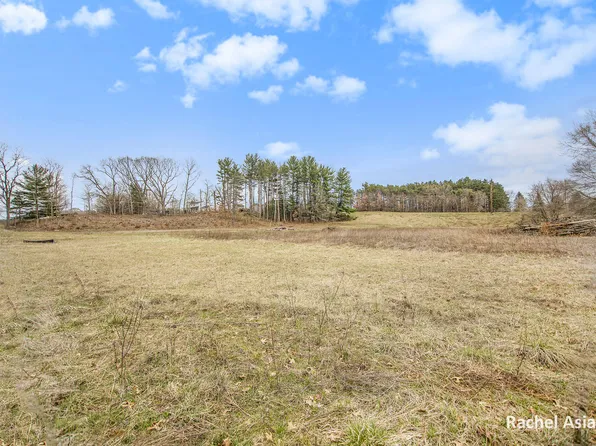 6735 Egan Ave SE, Caledonia, MI 49316