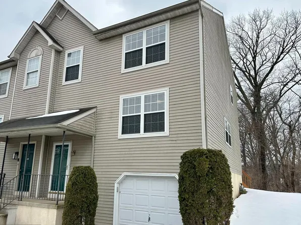 11 Cranberry Rdg, Reading, PA 19606