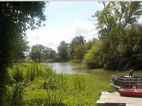 3rd image of 207 Lcr Burr Oaks #B