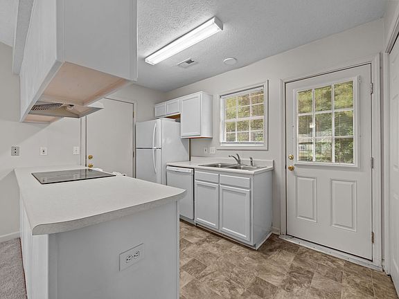 5th image of 105 Providence Dr