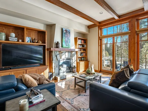 10213 Annies Loop, Truckee, CA 96161