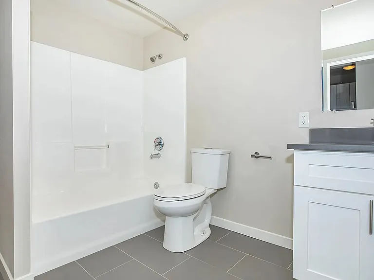 100 on 6th *Limited Time Concession: Now Offering 1 Months Free Rent* — Photo 37