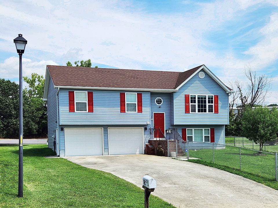 Beautiful 4BR/2.5BA Home Built in 2013