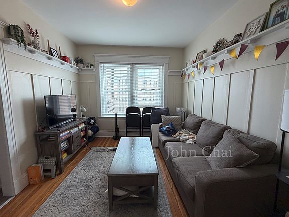 4th image of 126 Englewood Ave APT 2