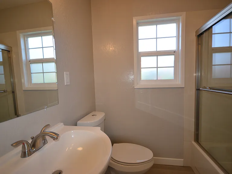 345 N Fremont St — Photo 11