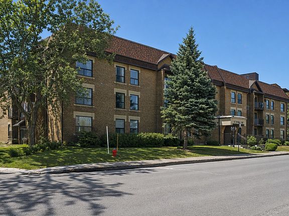 2nd image of 320 Rue Du Bord De Leaf #O-205