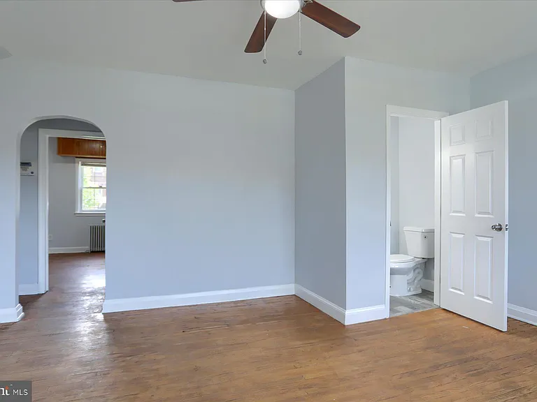 1323 N Kenwood Ave #1 — Photo 17