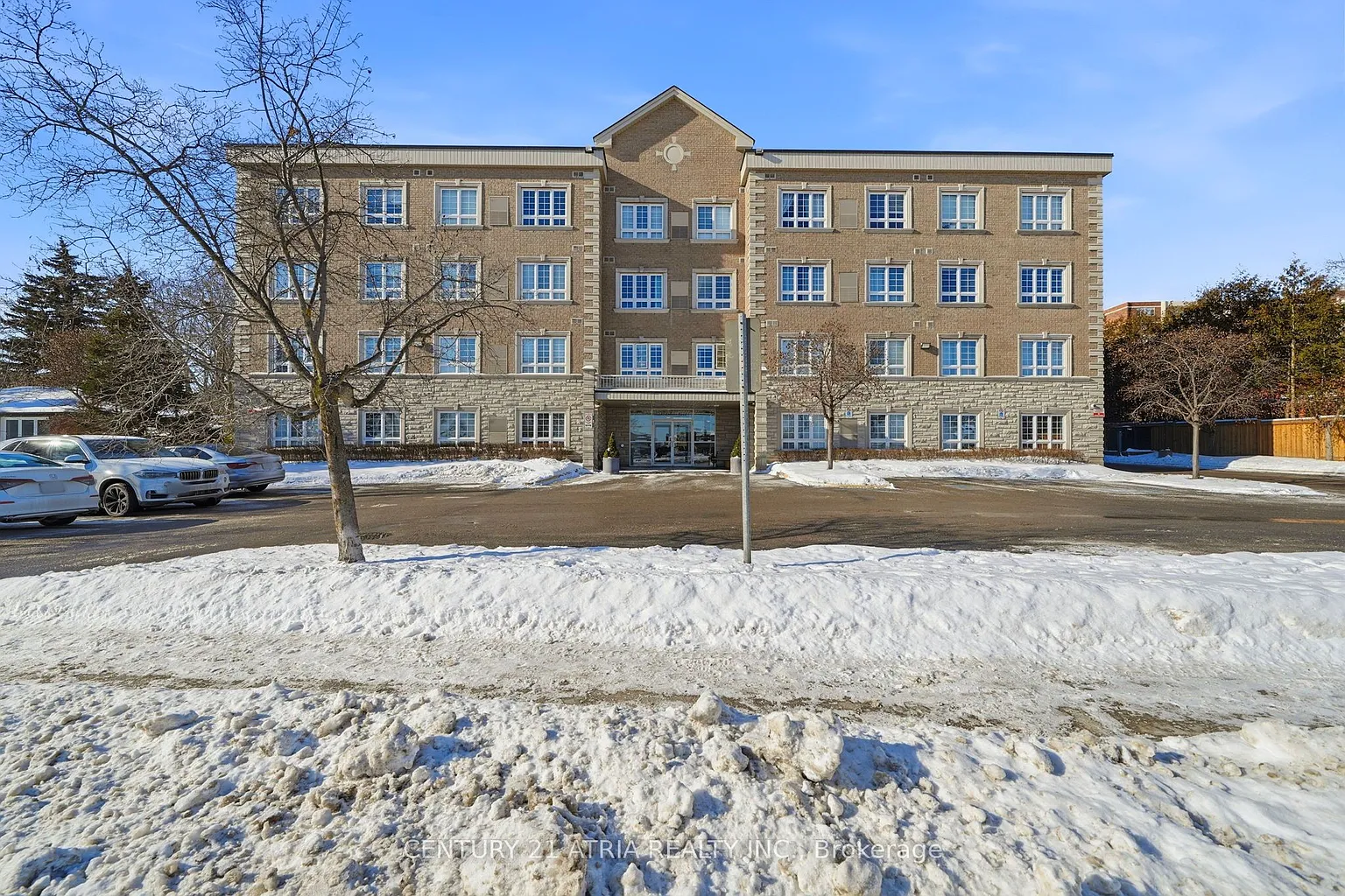 112 Simcoe Rd #213 photo 1