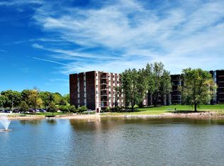 Twin Lake Towers, Westmont, IL 60559