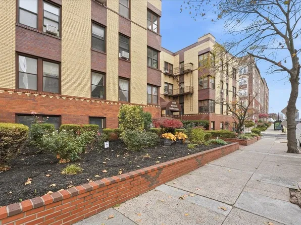 6035 Blvd East image 16 of 18