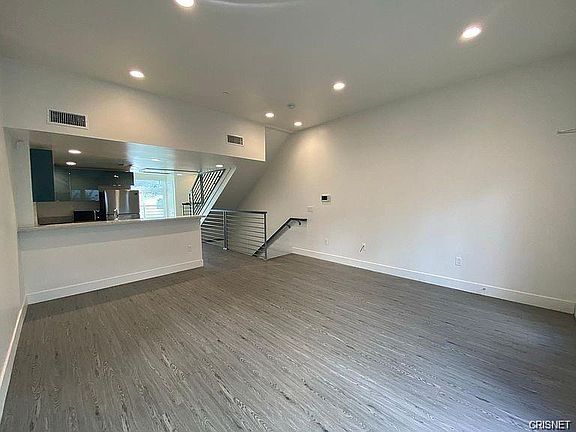 4th image of 4461 Tujunga Ave Unit 101