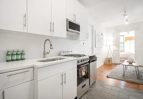 Sold by Compass | media 2