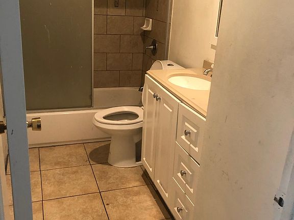 3rd image of 6829 Ben Ave #6