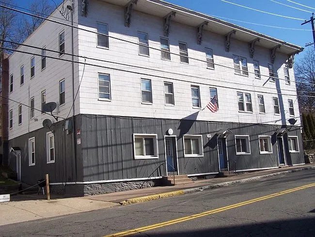 126 W Main St #5