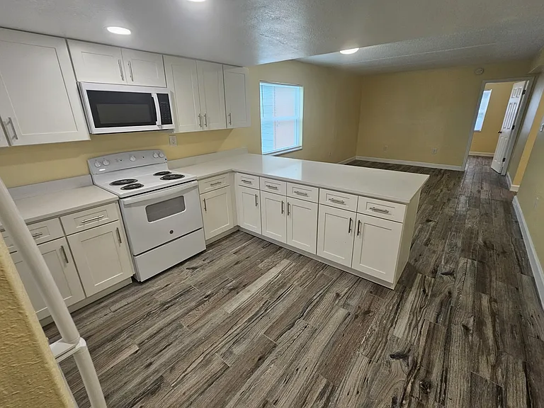2035 Alpine Rd — Photo 4