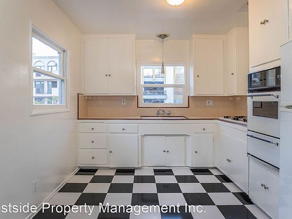 5th image of 11742 Goshen Ave APT 1