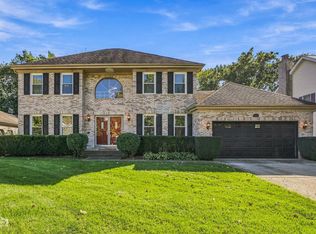1200 Prairie Dr, Algonquin, IL 60102
