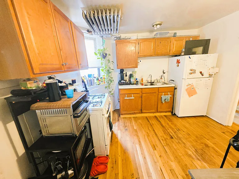 1600 W Fargo Ave #G — Photo 4