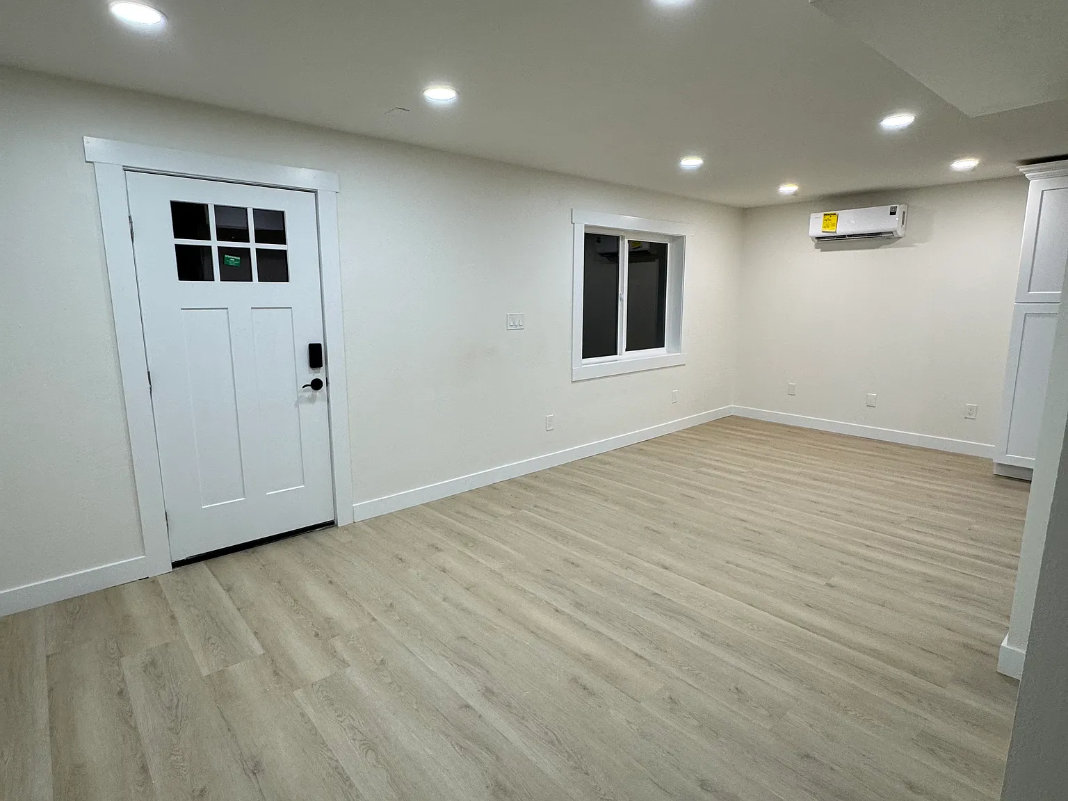 2 bed, 1.5 bath, 1100 sqft, $2,800 — Photo 2