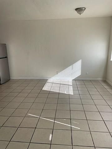 2nd image of 321 Fairbanks Ave #7